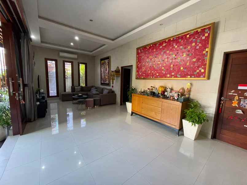 dijual rumah lantai 1 lokasi renon denpasar