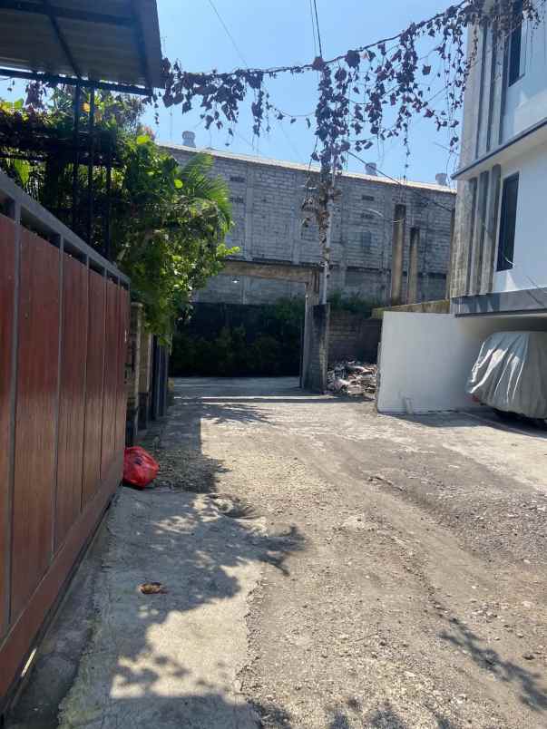 dijual rumah lantai 2 lokasi jalan galunggung cargo