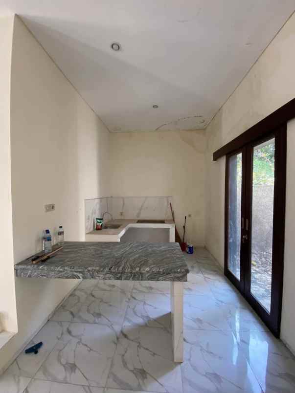 dijual rumah lantai 2 lokasi jalan galunggung cargo