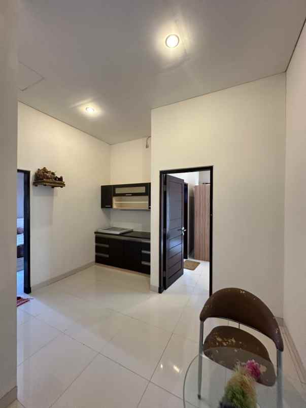 dijual rumah lantai 2 lokasi jalan tukad barito renon