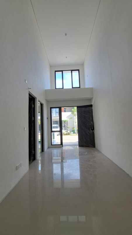 dijual rumah lavish hill