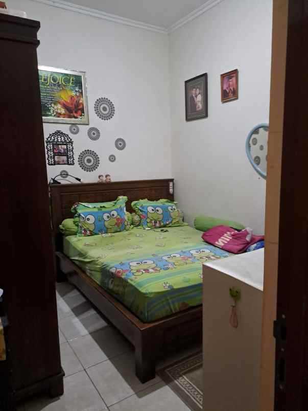dijual rumah lebak permai gading