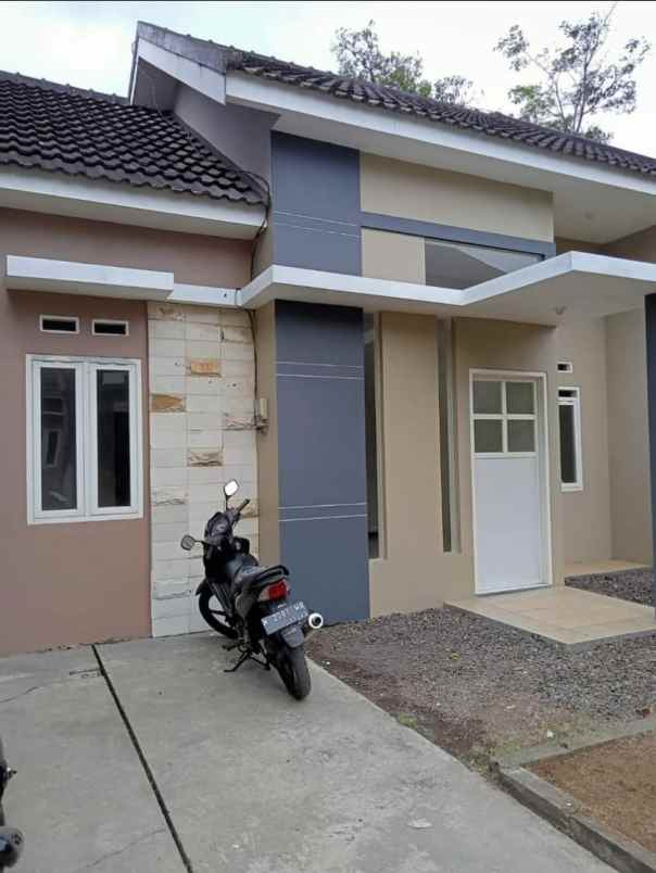 dijual rumah lokasi banjararum singosari malang