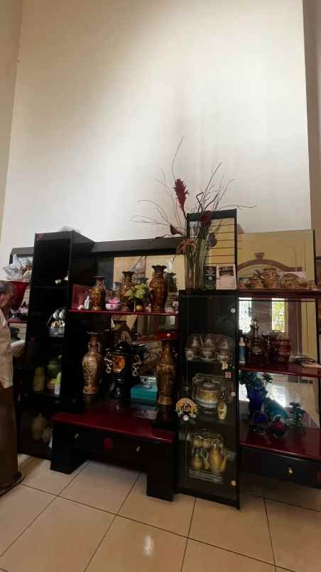 dijual rumah lokasi strategis di suhat kota malang