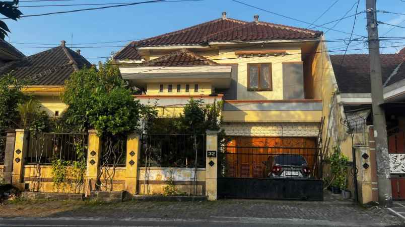 dijual rumah lokasi strategis di suhat kota malang
