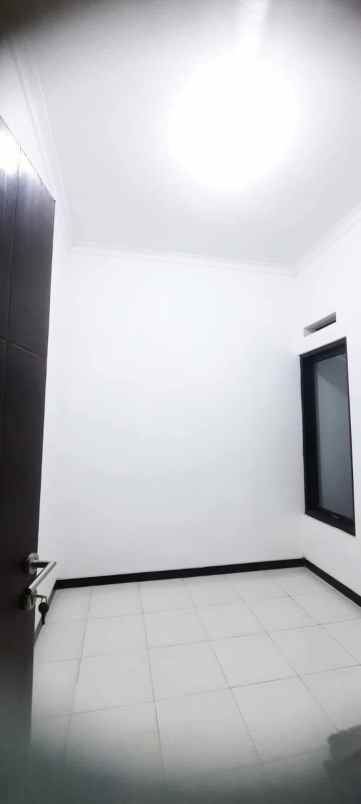 dijual rumah lokasi villa bukit tidar kota malang