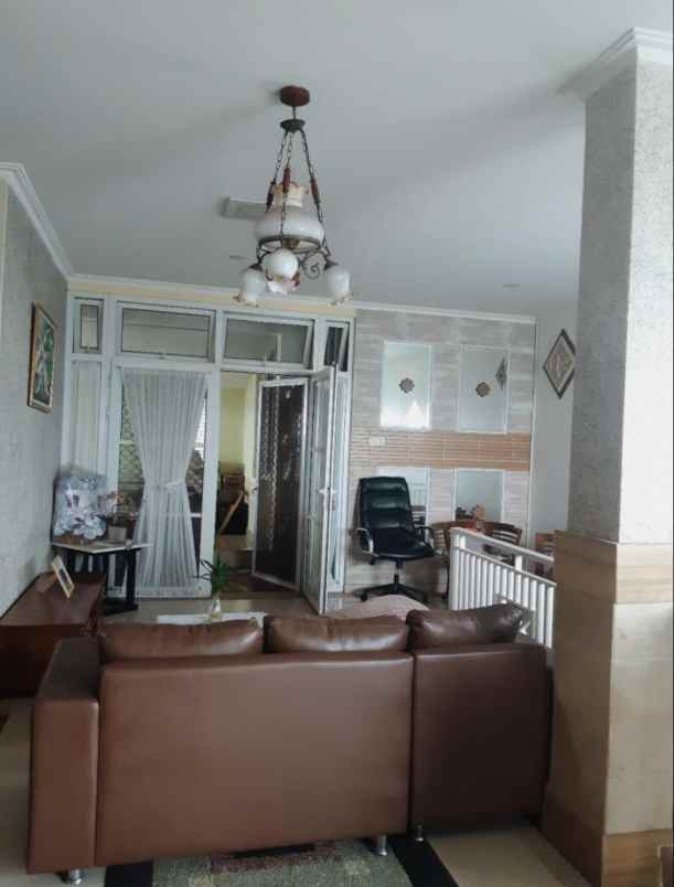 dijual rumah luas mewah di meruyung limo depok