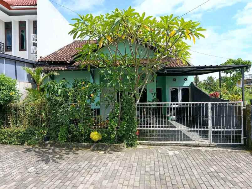 dijual rumah maguwo