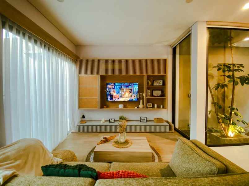 dijual rumah maguwoharjo kec depok kab