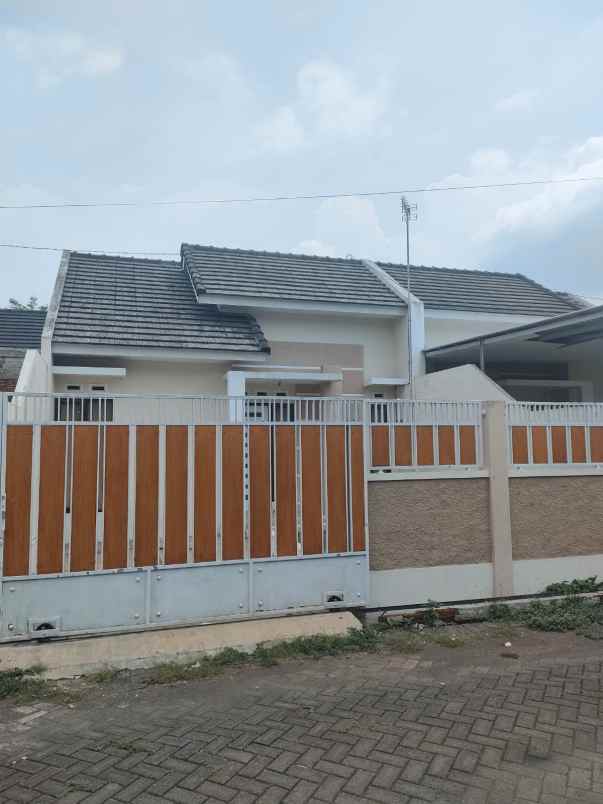 dijual rumah malang rumah sudah renov nego tipis