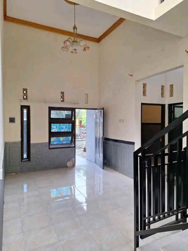 dijual rumah manguwoharjo