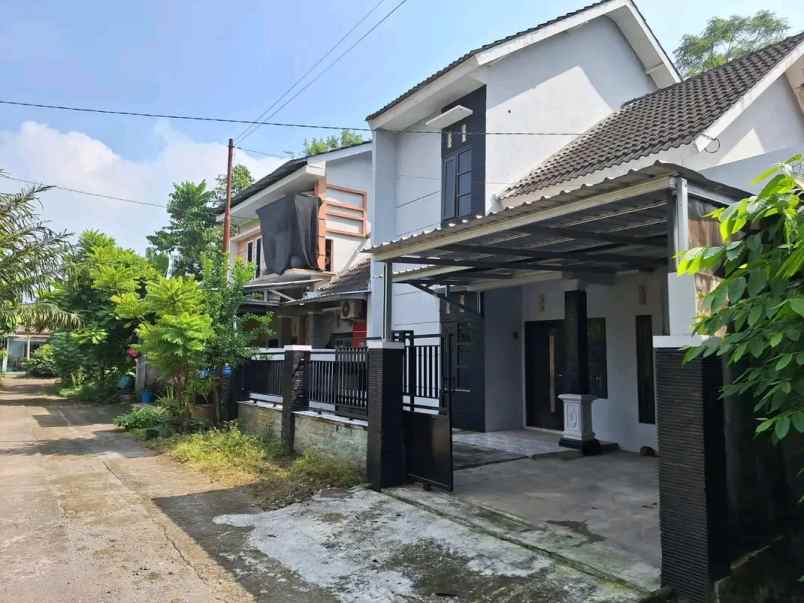 dijual rumah manguwoharjo