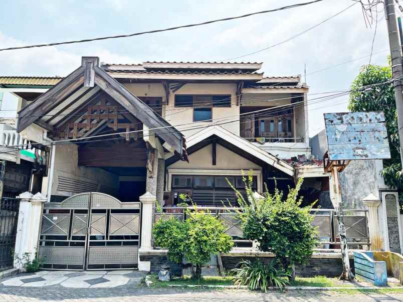 dijual rumah manyar indah