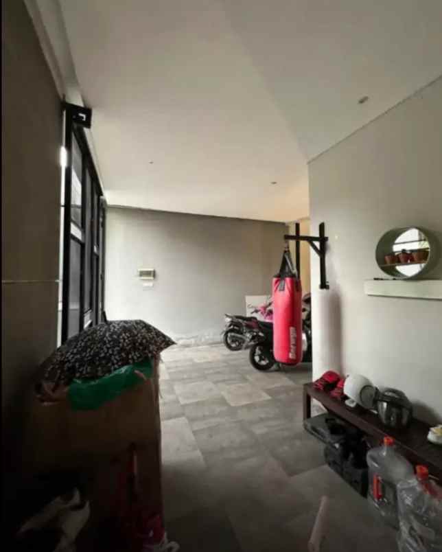 dijual rumah manyar mukti