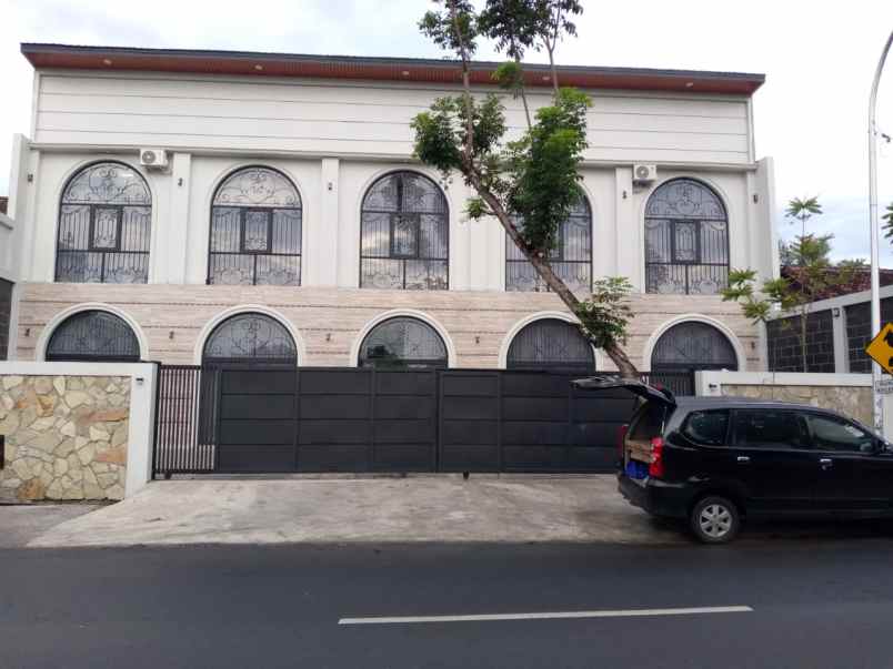 dijual rumah manyaran