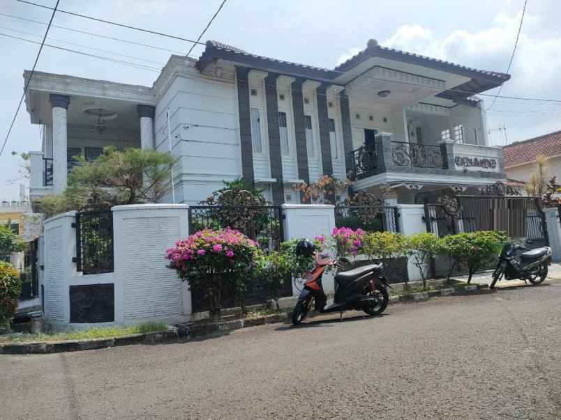 dijual rumah margahayu raya