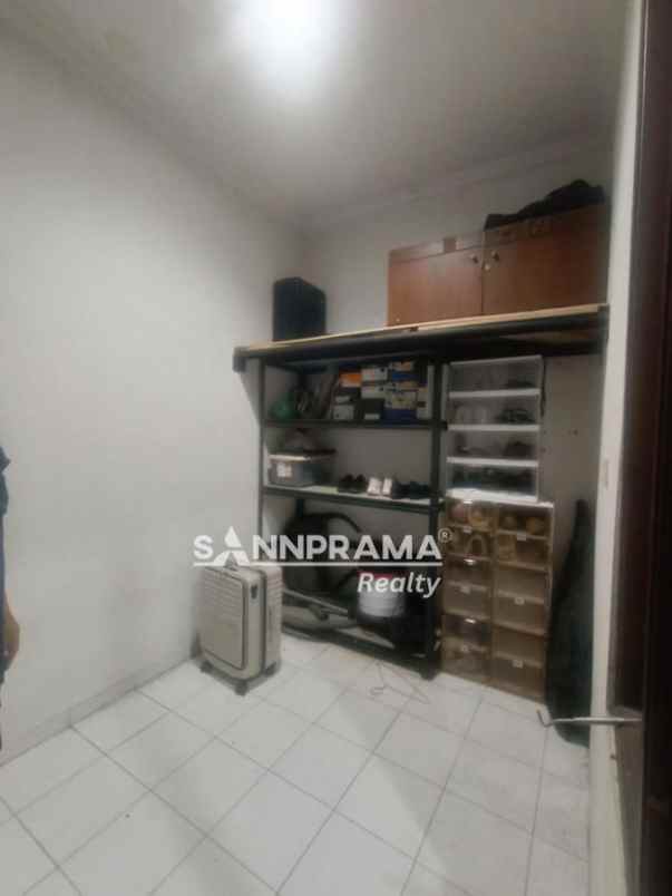 dijual rumah mekarjaya
