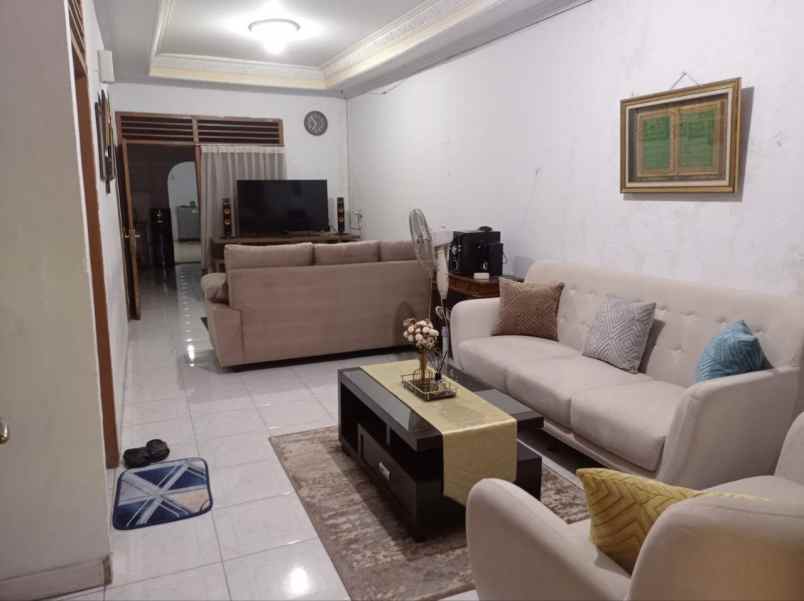 dijual rumah menteng dalam