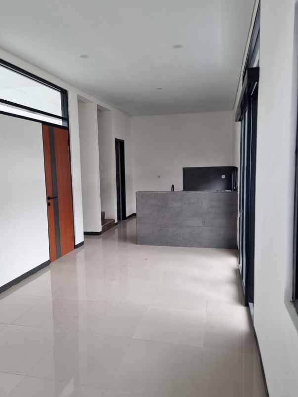 dijual rumah merkuri komplek margahayu