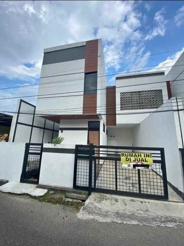 dijual rumah merkuri komplek margahayu
