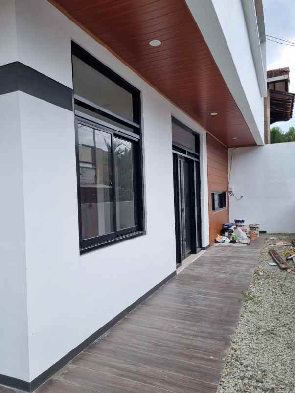 dijual rumah merkuri komplek margahayu