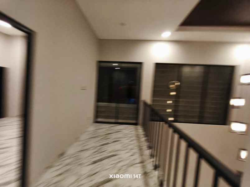 dijual rumah mewah di sumber solo