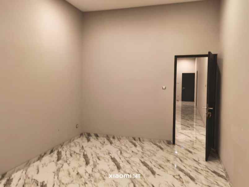 dijual rumah mewah di sumber solo