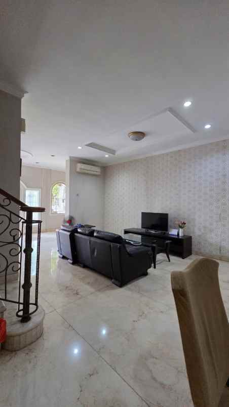 dijual rumah mitra gading villa kelapa