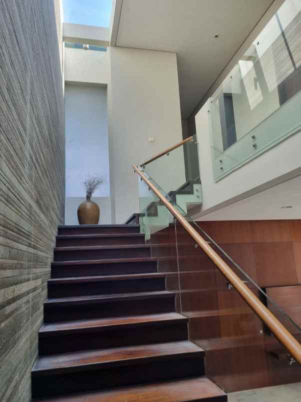 dijual rumah mulyorejo