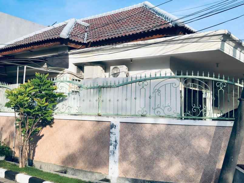 dijual rumah mulyosari prima