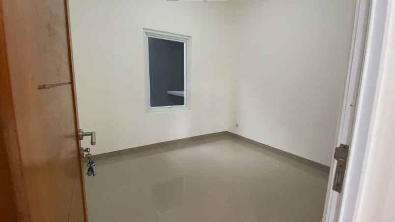 dijual rumah mustika sari