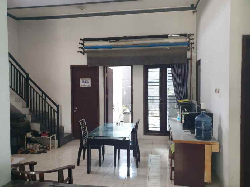 dijual rumah ngagel