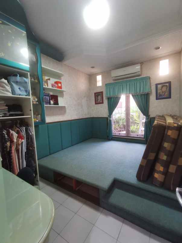 dijual rumah nginden intan