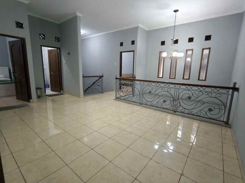 dijual rumah nilem