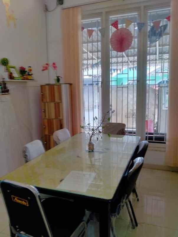 dijual rumah nirwana eksekutif