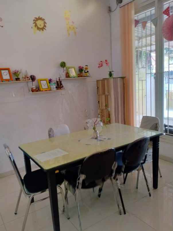 dijual rumah nirwana eksekutif