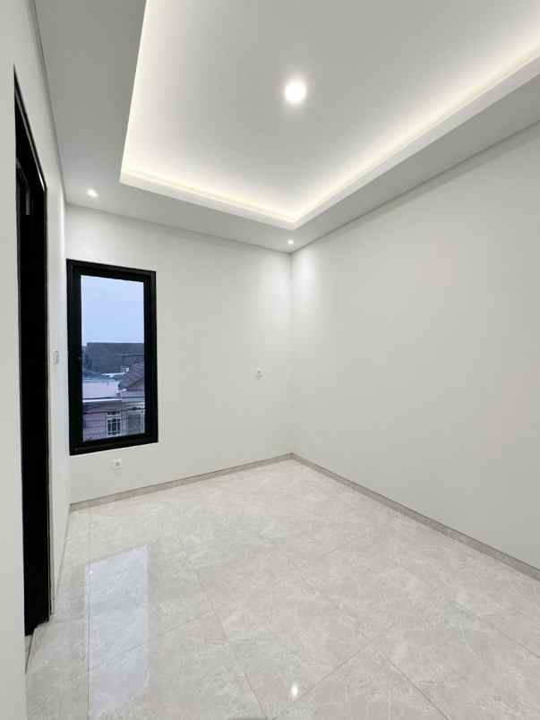 dijual rumah nirwana eksekutif surabaya