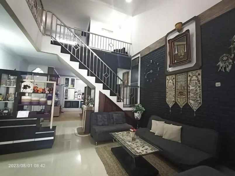 dijual rumah nusa cisangkan