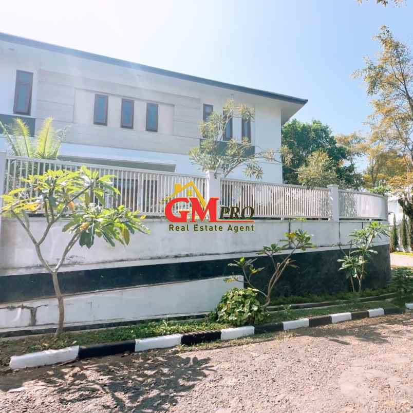 dijual rumah nyaman di setiabudi regency bandung