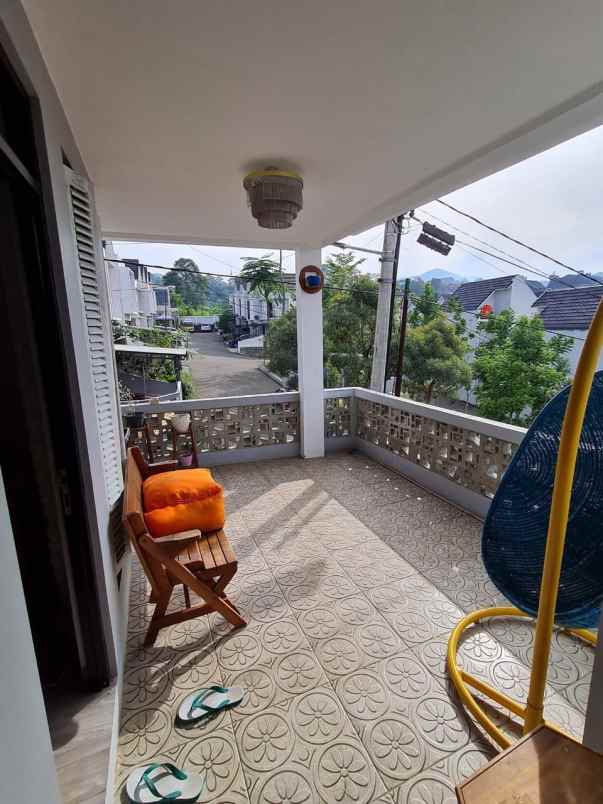 dijual rumah padasuka