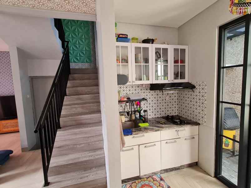 dijual rumah padasuka