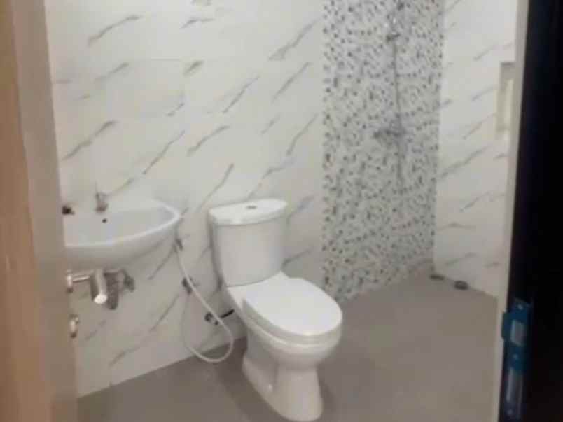 dijual rumah pakal madya asri