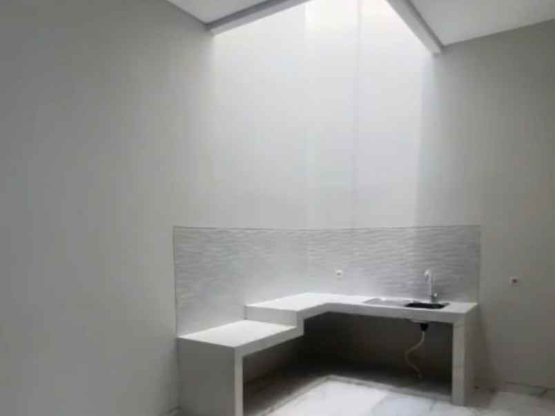 dijual rumah pakal madya asri