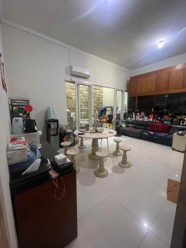 dijual rumah pakuwon city