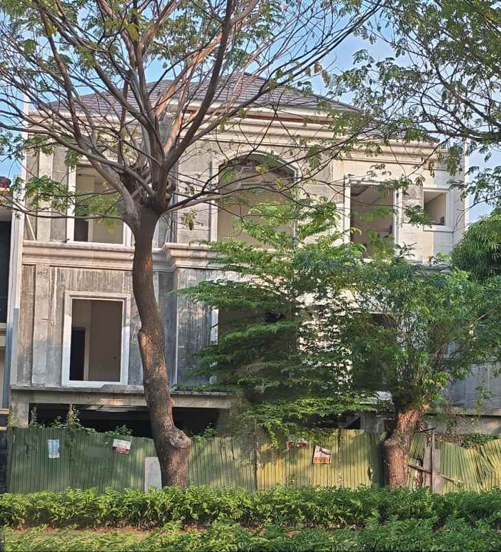 dijual rumah pakuwon city villa royal