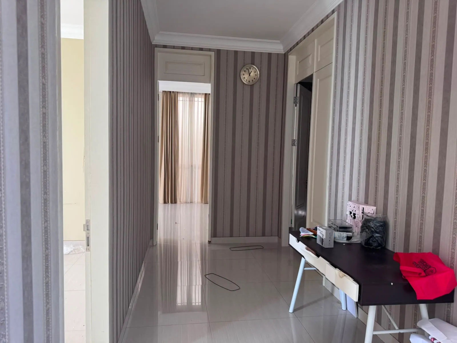 dijual rumah pakuwon indah