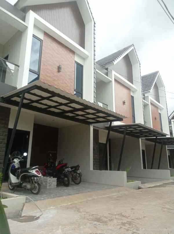 dijual rumah palem cibubur ciracas