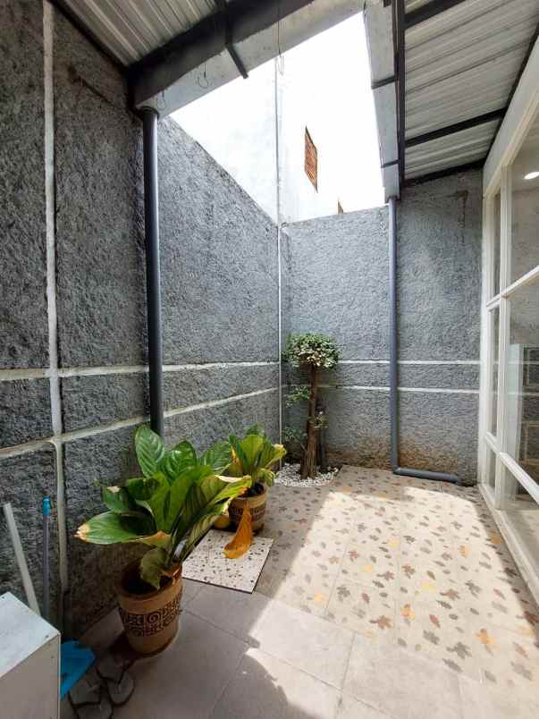 dijual rumah pandanwangi sulfat kota malang