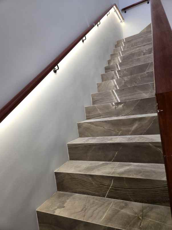 dijual rumah pandugo