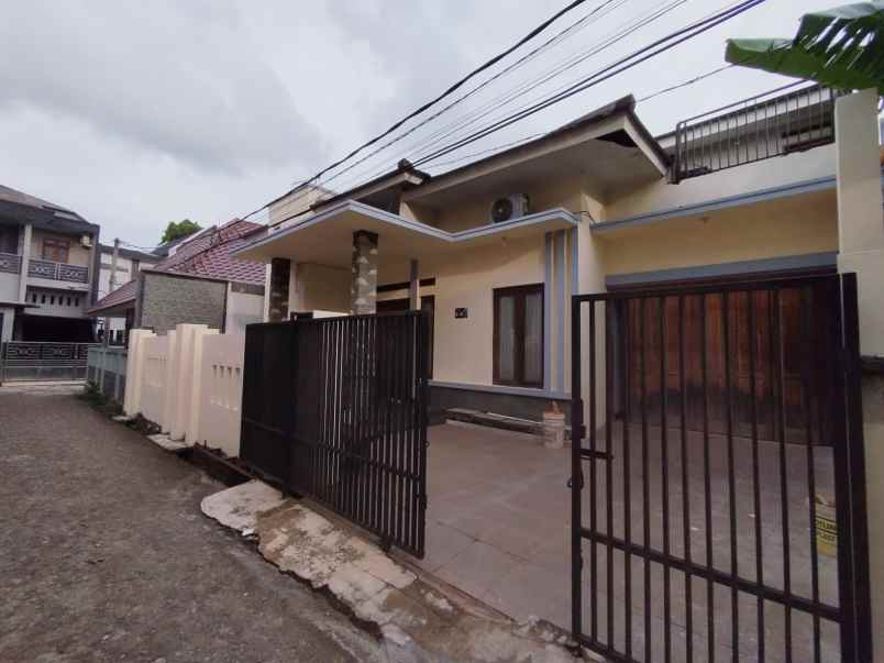 dijual rumah panorama alam cipayung